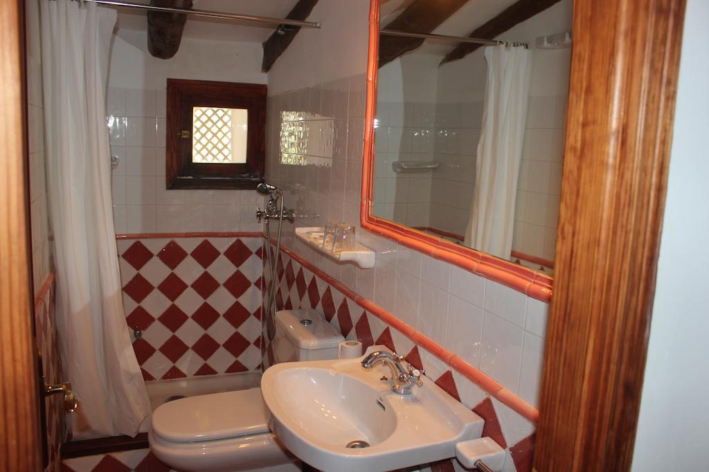 Hostal Villa Verde-Adults Only Deia Room photo